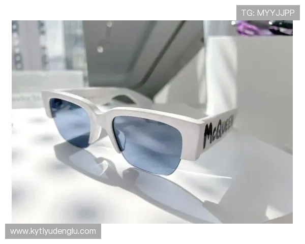 探索开云官方网的最新时尚潮流，打造个性化购物乐趣